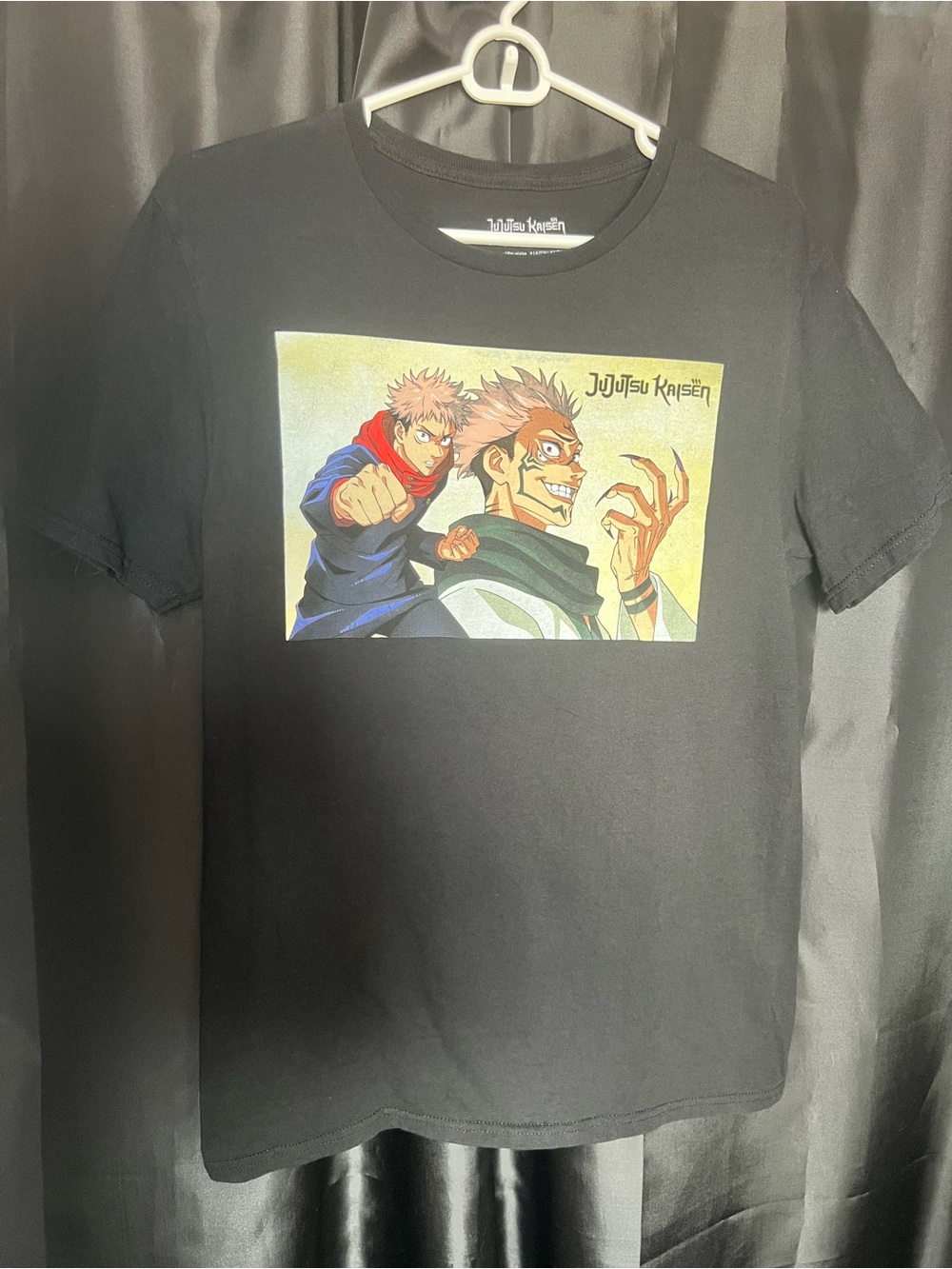 Hot Topic Jujutsu Kaisen Shirt Large